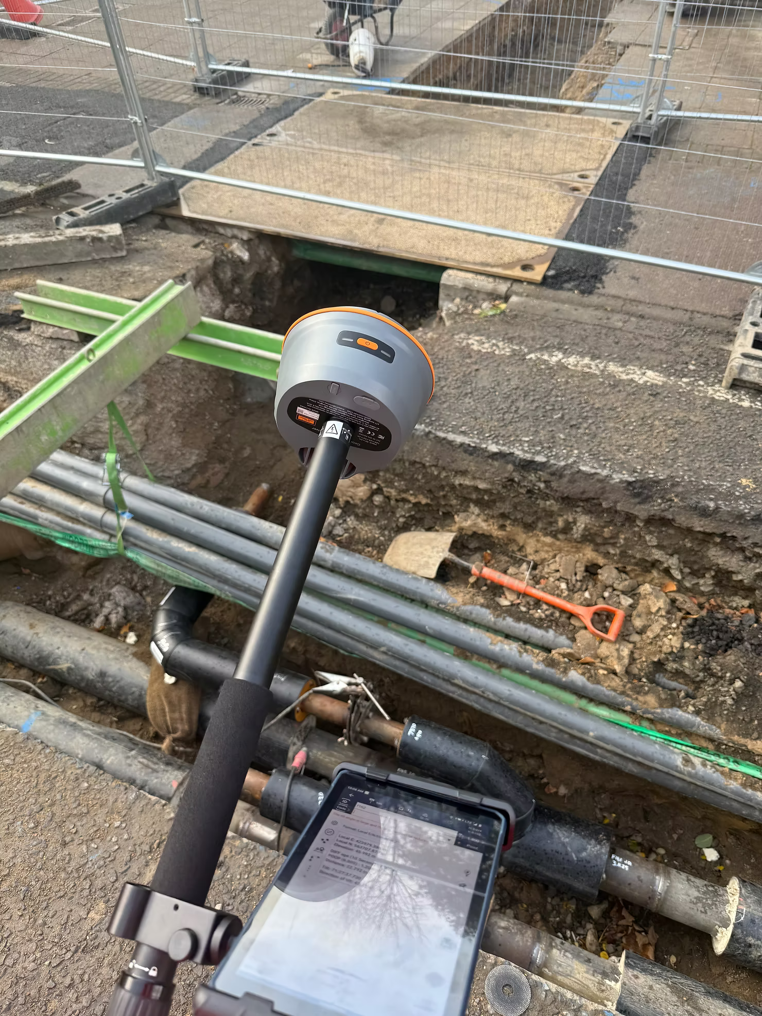 Capturing Accurate Pipework & Utility As-Builts with the CHC Nav Vili i100